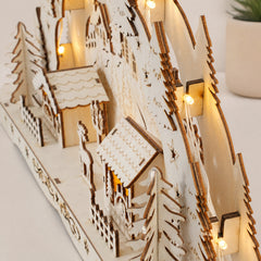 Salcar LED Schwibbogen aus Holz, 3D Weihnachtsdeko mit Fachwerkhäusern, Turm & Tannen, 10 warmweiße LEDs, batteriebetriebener Lichterbogen für Fensterbank & Sideboard