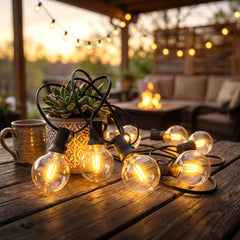 Detailaufnahme der G40 LED Glühbirnen mit warmweißem Licht für Outdoor-Dekoration