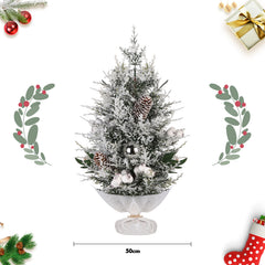Salcar Künstlicher Mini-Weihnachtsbaum 50 cm – Mit Christbaumschmuck, Tannenzapfen & roten Beeren – Aus 100 % PE, stabil & wiederverwendbar